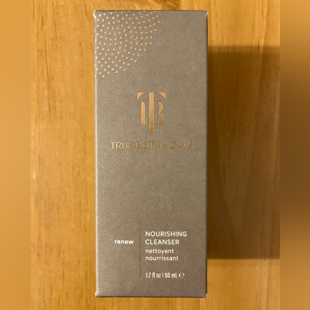 NEW True Botanicals renew nourishing cleanser - in box & unused